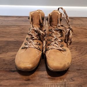 BOC Boots Size 8